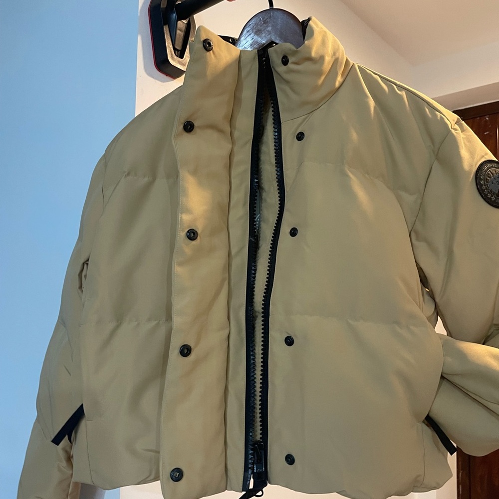 Canada Goose Tan Cropped Puffer Jacket - Picture 5 of 16